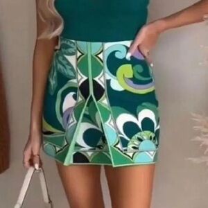 ZARA: Short printed skirt with Inverted box pleat (Size S) NWT